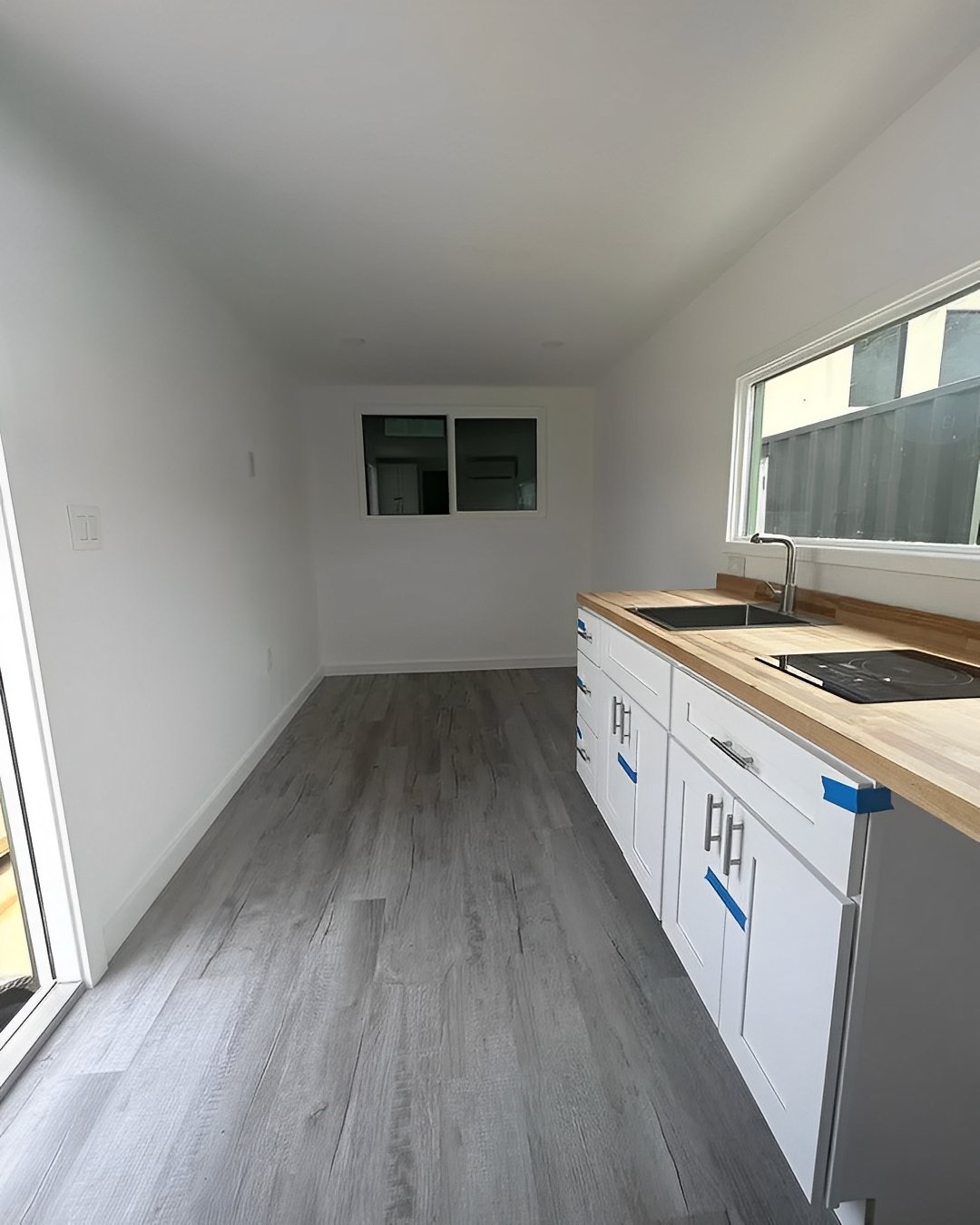 20ft x 8ft Portable Container House On Wheels - Image 7