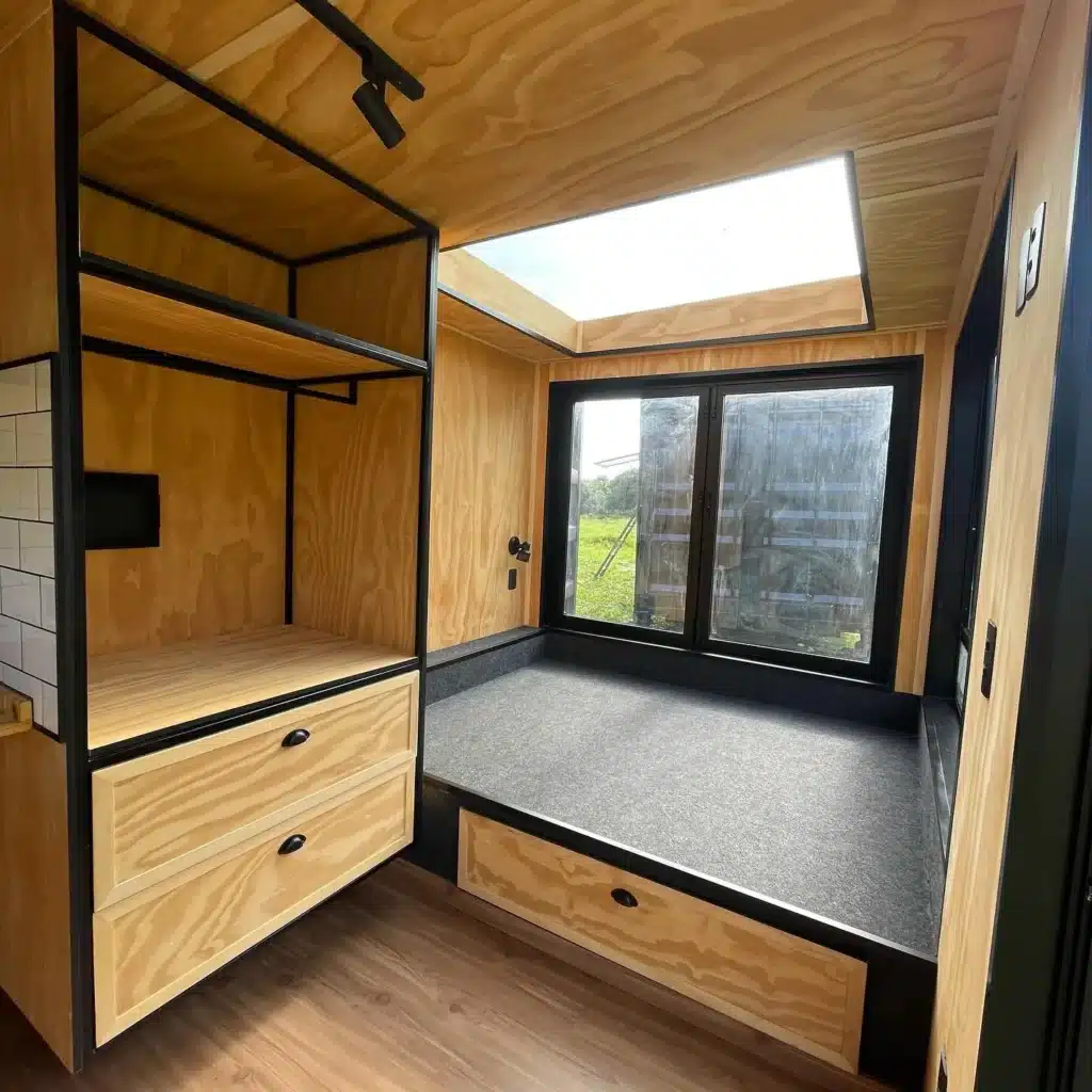 Custom 20ft Cozy Cabin Container House - Image 7